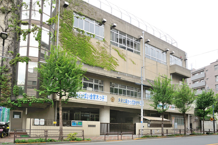 小学校　台東区立金曽木小学校（小学校）まで385m