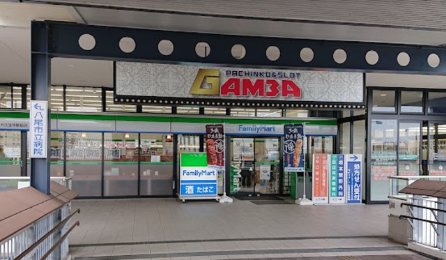 コンビニ　ファミリーマートJR久宝寺駅前店（コンビニ）まで648m