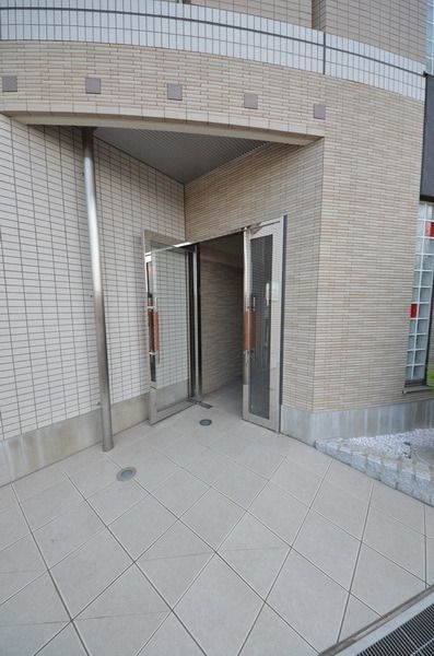 エントランス　★お部屋探しは株式会社タウンハウジング東京まで★