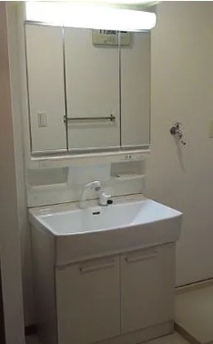 洗面設備　お出かけ前の身支度はこちらでバッチリです