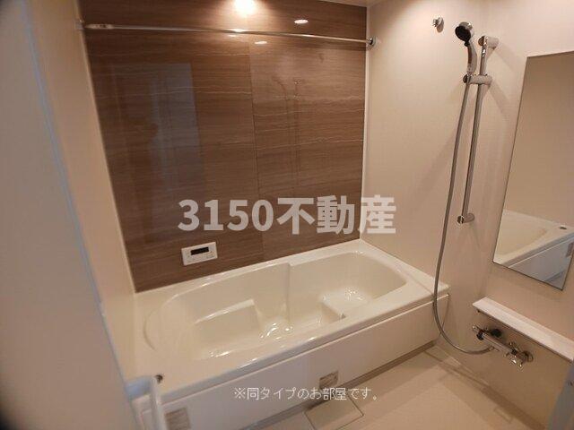 バス・シャワールーム　落ち着いた空間のお風呂です