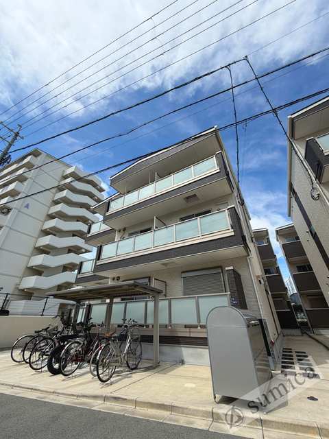 建物外観　スマートに佇むお家。毎日が楽しくなります。