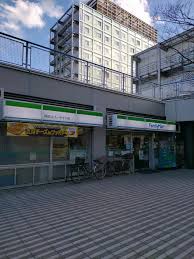 コンビニ　ファミリーマートリバーサイド隅田店（コンビニ）まで136m