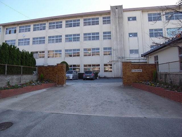 中学校　福岡市立原北中学校（中学校）まで686m