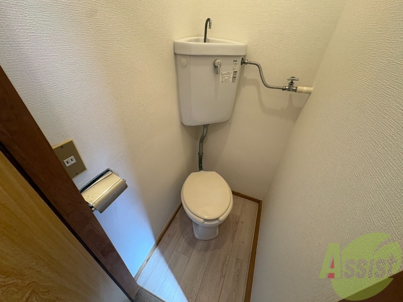 トイレ　こちらはトイレです。清潔感があり、安心して使用できます。