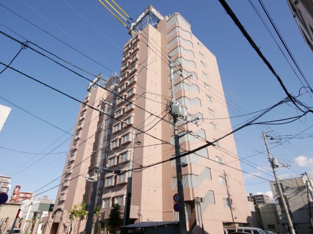 建物外観　★経済的な都市ガス物件！★大通徒歩圏内の便利な立地！