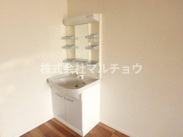 洗面設備　独立洗面台で身支度をすべて済ませてしまいましょう