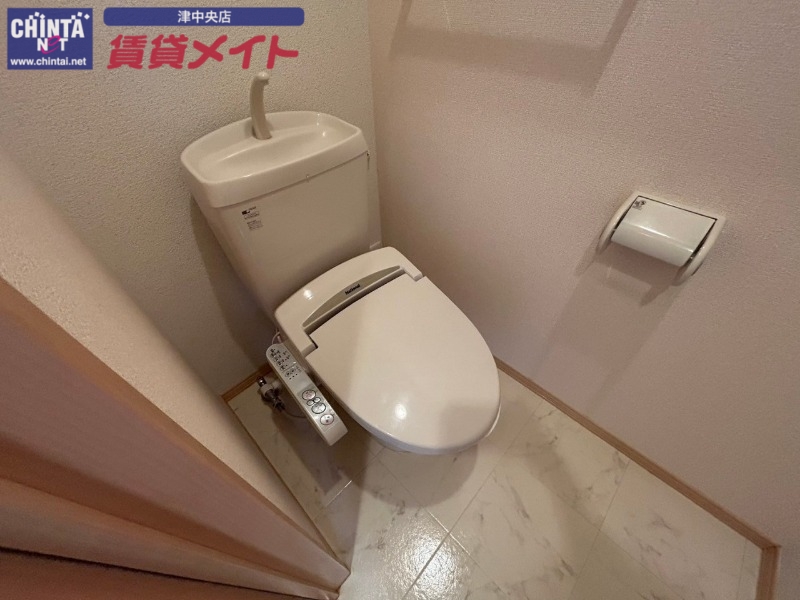 トイレ　同型参考写真