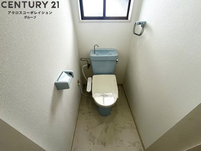 トイレ　トイレ内にも窓あり♪