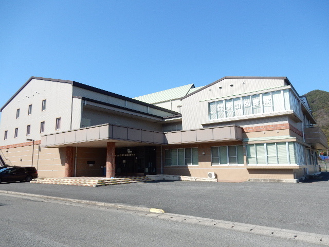 図書館　熊山図書館（図書館）まで143m