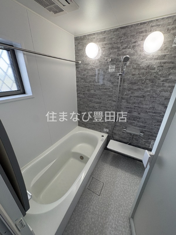 みよし市新前田戸建の風呂写真