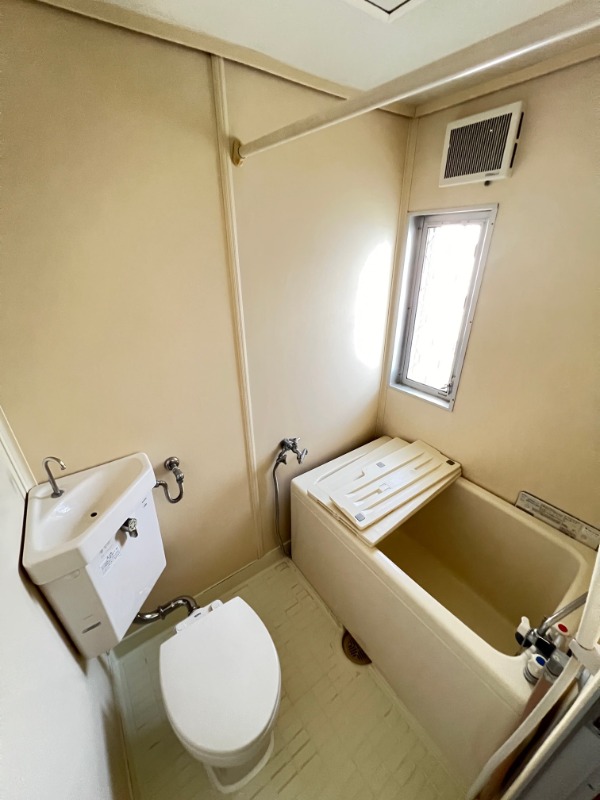 バス・シャワールーム　別部屋参考写真