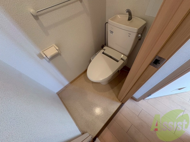 トイレ　トイレです。ウォシュレット付を探している方、おすすめです。