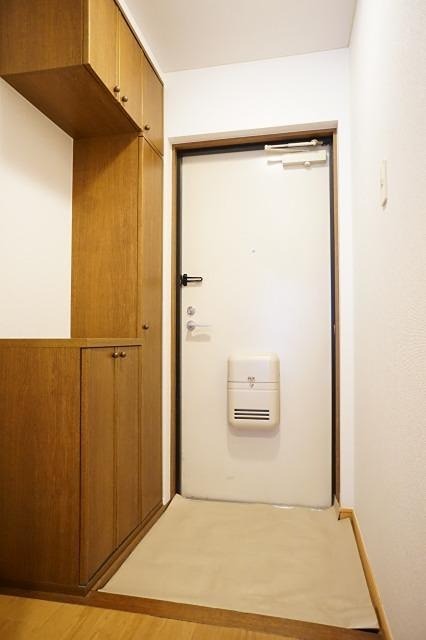 玄関　シューズボックス完備の玄関です。