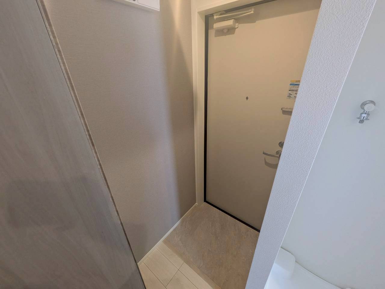 玄関　建築中