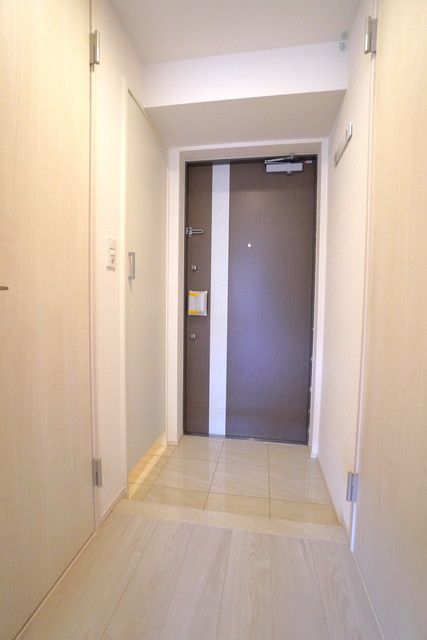 玄関　※写真は同タイプ住戸です。