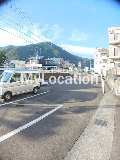 駐車場　☆敷地内に駐車場があります☆