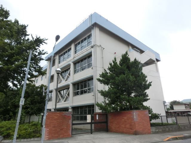 中学校　市立大坂上中学校（中学校）まで1400m