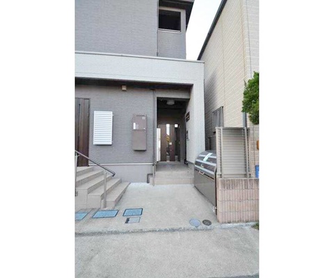 エントランス　【南向きの明るいお部屋！！】住環境良好のおすすめ物件♪