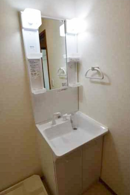 洗面設備　【南向きの明るいお部屋！！】住環境良好のおすすめ物件♪