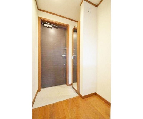 玄関　【南向きの明るいお部屋！！】住環境良好のおすすめ物件♪