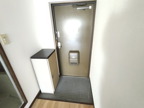 玄関　※別部屋の写真です