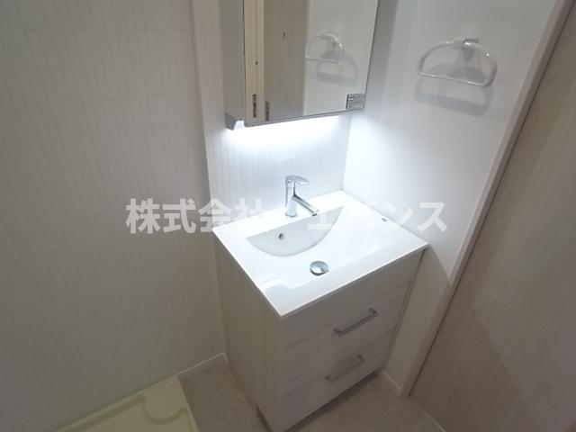洗面設備　朝の身支度には欠かせない独立洗面化粧台