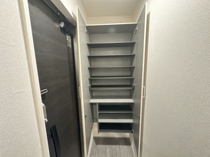 収納　シューズボックス
