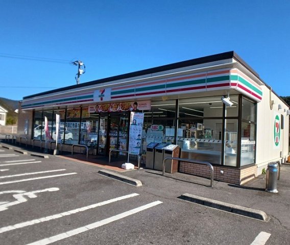 その他　セブンイレブン　弥生店まで500m