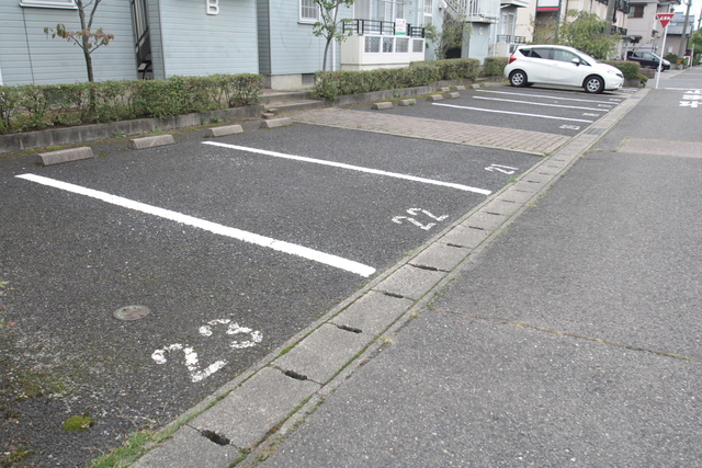 駐車場　嬉しい駐車場１台付