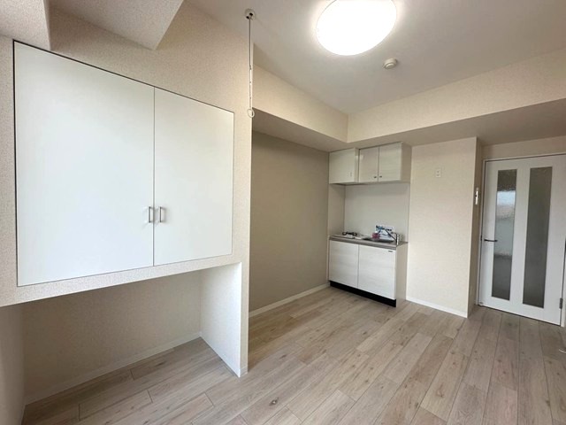 その他部屋・スペース　※参考写真※洋室6.1帖☆クローゼットがあります♪お洋服がス