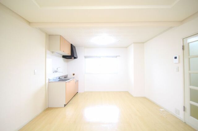 キッチン　※他号室の参考写真です