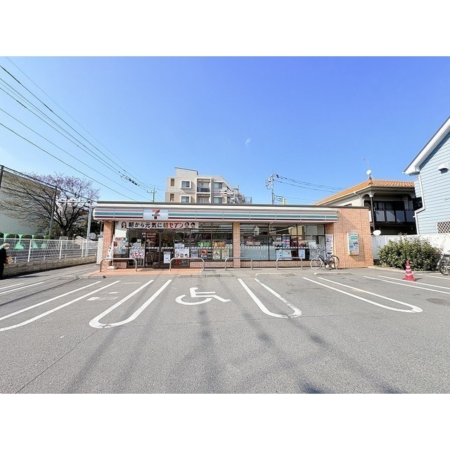 コンビニ　セブンイレブンさいたま辻５丁目店（コンビニ）まで120m
