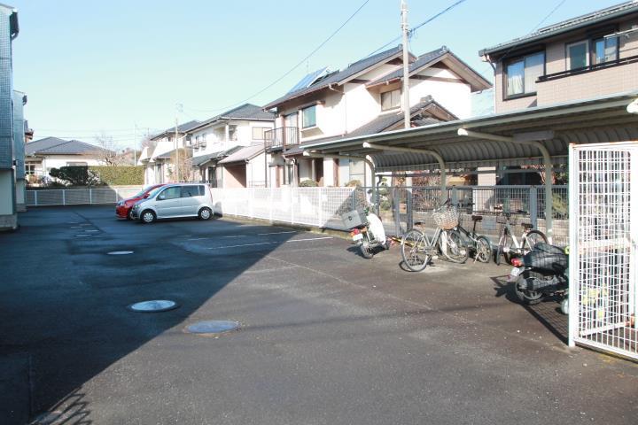 エントランス　駐輪場も完備です！