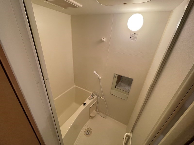 バス・シャワールーム　※同タイプの他のお部屋です