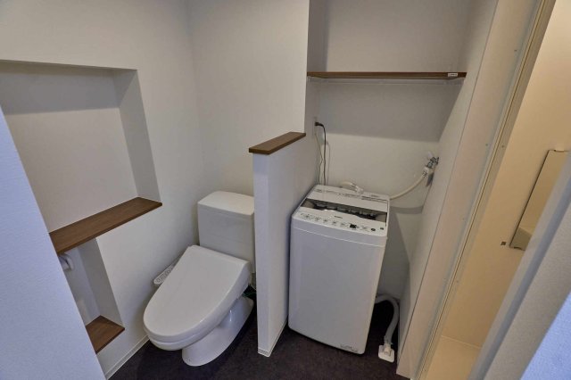 トイレ　実際のお部屋と異なる場合がございます。