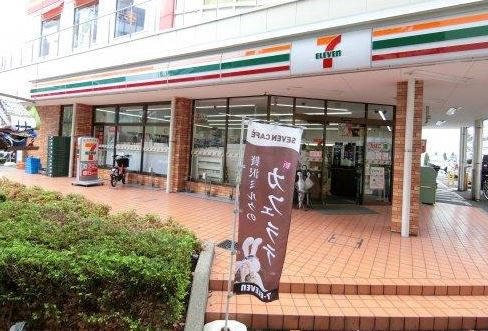 コンビニ　セブンイレブン江東枝川2丁目店（コンビニ）まで182m