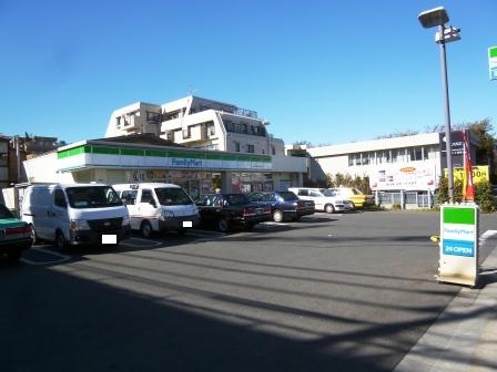 コンビニ　ファミリーマート世田谷教育会館前店（コンビニ）まで433m