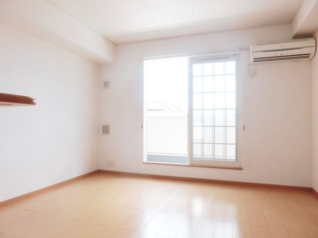 居室・リビング　採光の良い明るいお部屋です