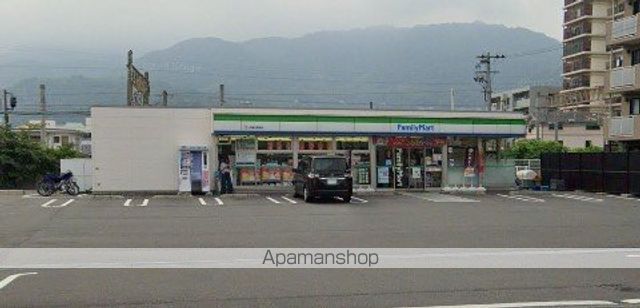 コンビニ　ファミリーマート（コンビニ）まで1710m