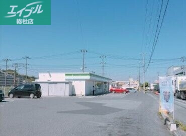 コンビニ　ファミリーマート里庄里見店（コンビニ）まで1587m