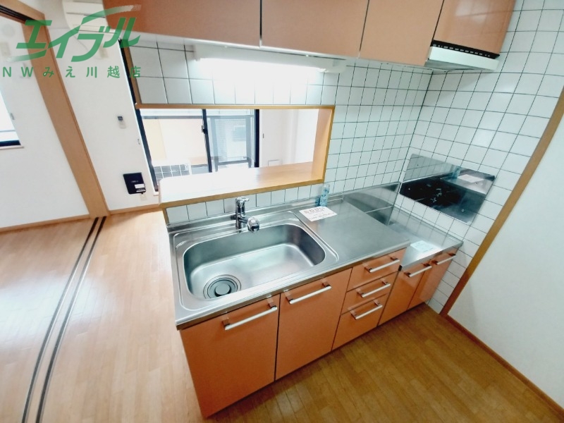 キッチン　別部屋参考写真です