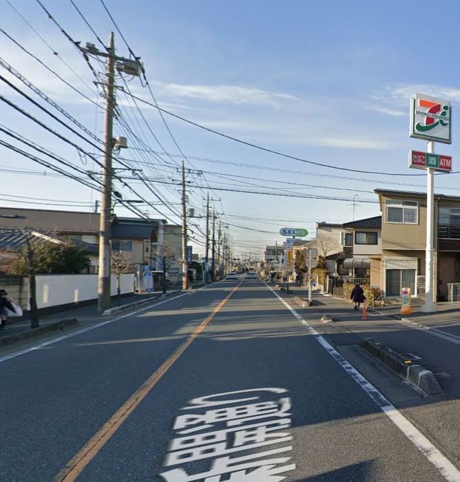 コンビニ　セブンイレブン（コンビニ）まで203m