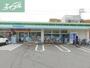 コンビニ　ファミリーマート学南町店（コンビニ）まで399m