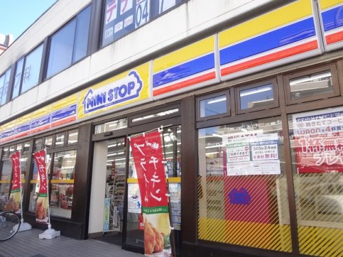 コンビニ　ミニストップ 塚田駅前店（コンビニ）まで128m