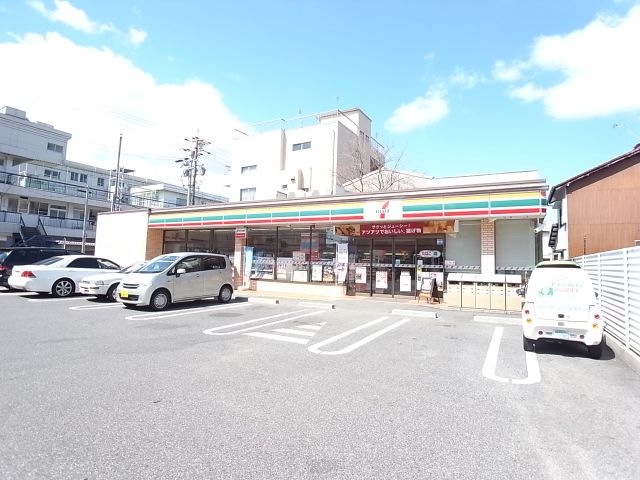 コンビニ　セブンイレブン（コンビニ）まで120m