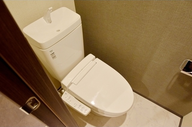 トイレ　グローリオシェルト千川　豊島区千川1
