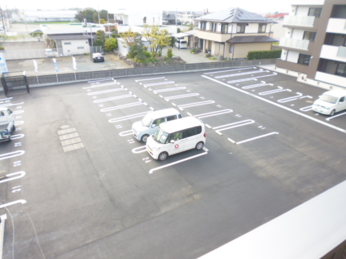 駐車場　駐車スペースもあります