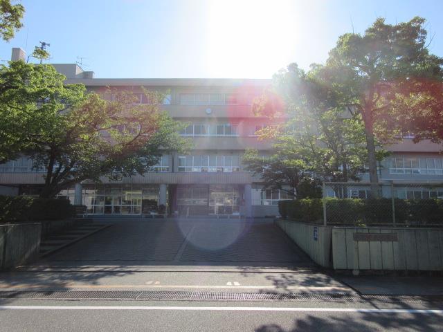 小学校　金沢市立扇台小学校（小学校）まで351m