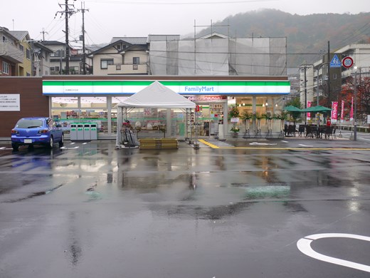 コンビニ　ファミリーマート大津朝日が丘店（コンビニ）まで386m